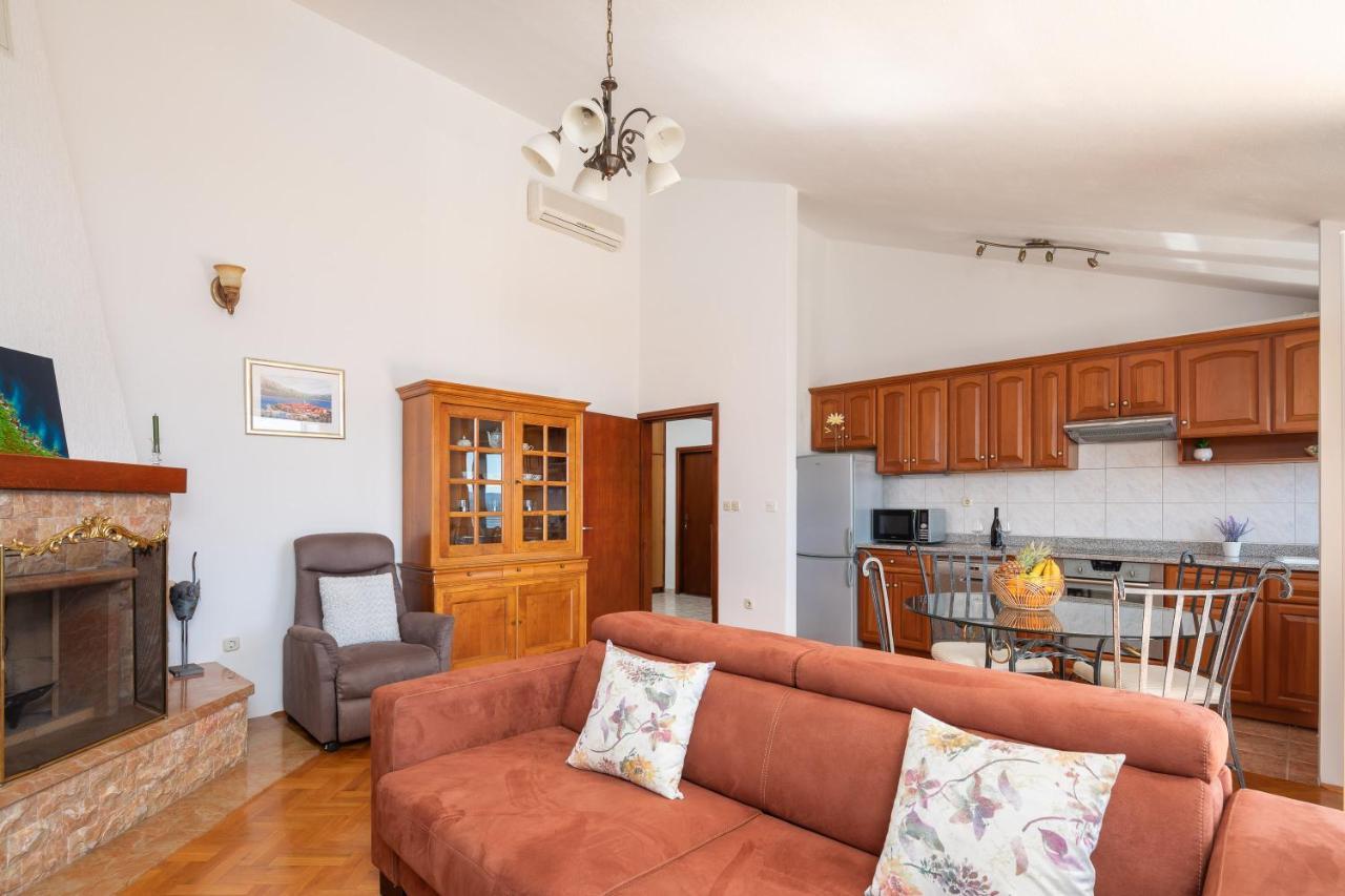 Beachfront Xxl - 2 Apartments Together - Lokva Rogoznica Kültér fotó