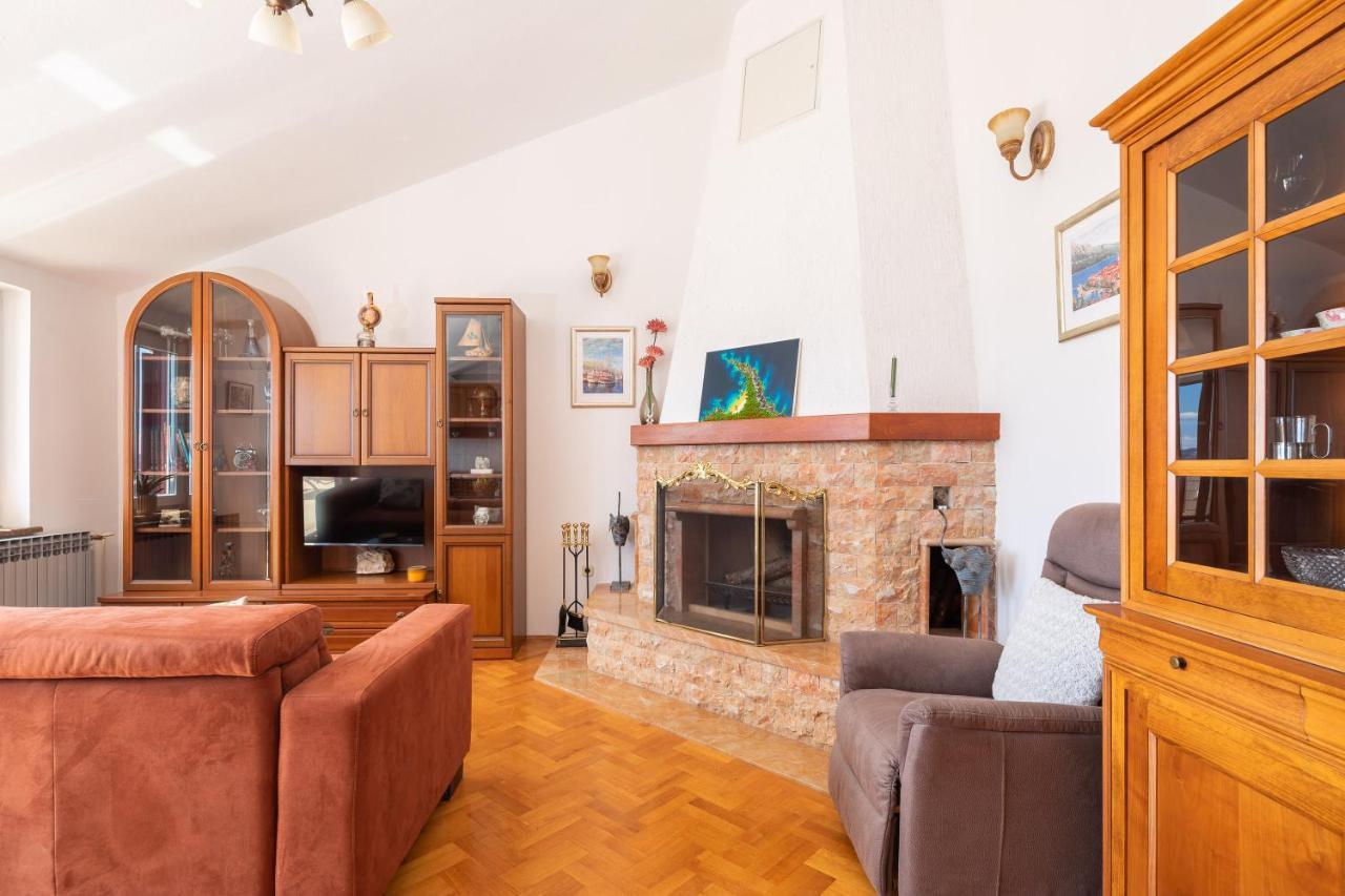 Beachfront Xxl - 2 Apartments Together - Lokva Rogoznica Kültér fotó