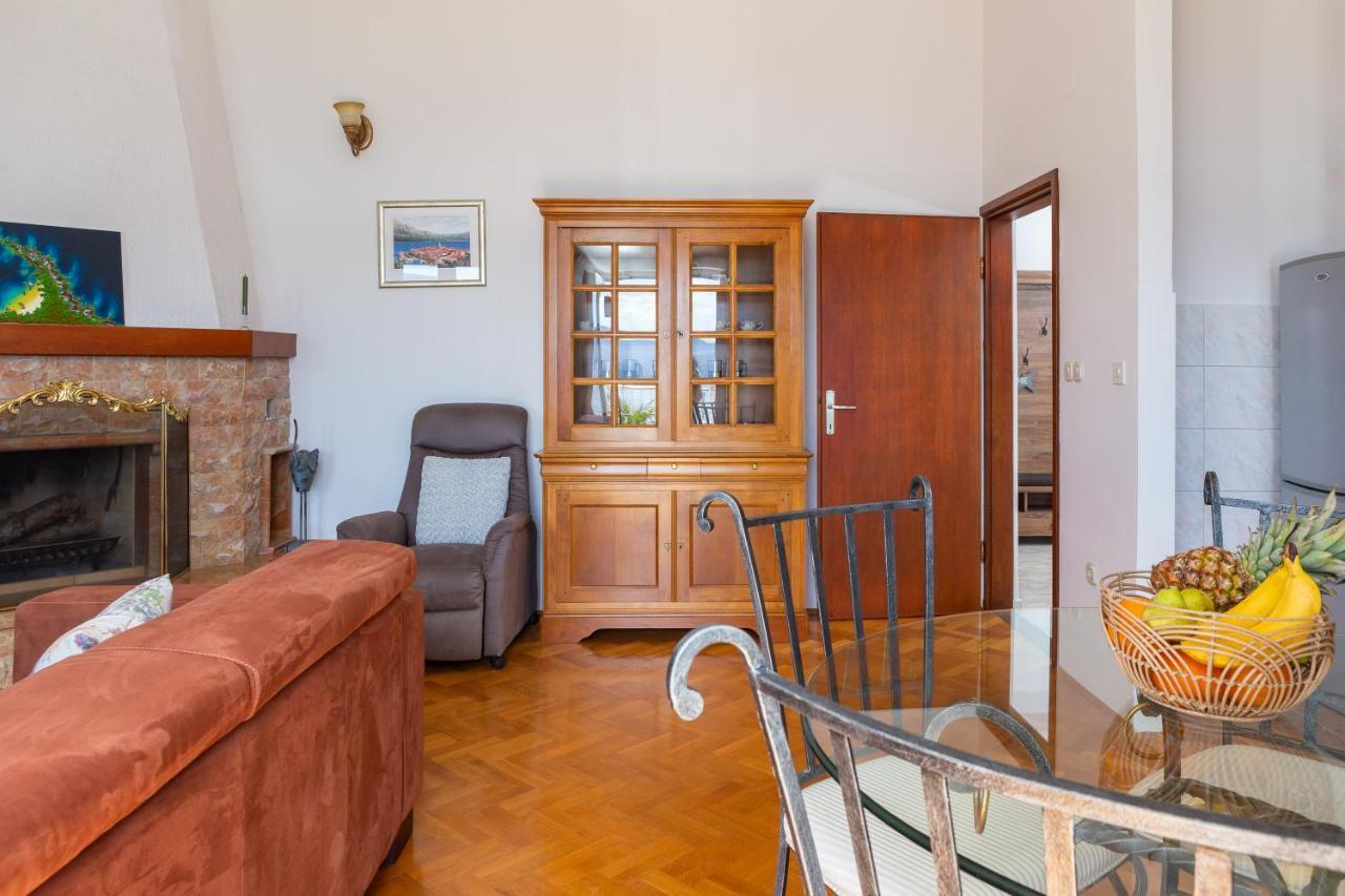 Beachfront Xxl - 2 Apartments Together - Lokva Rogoznica Kültér fotó
