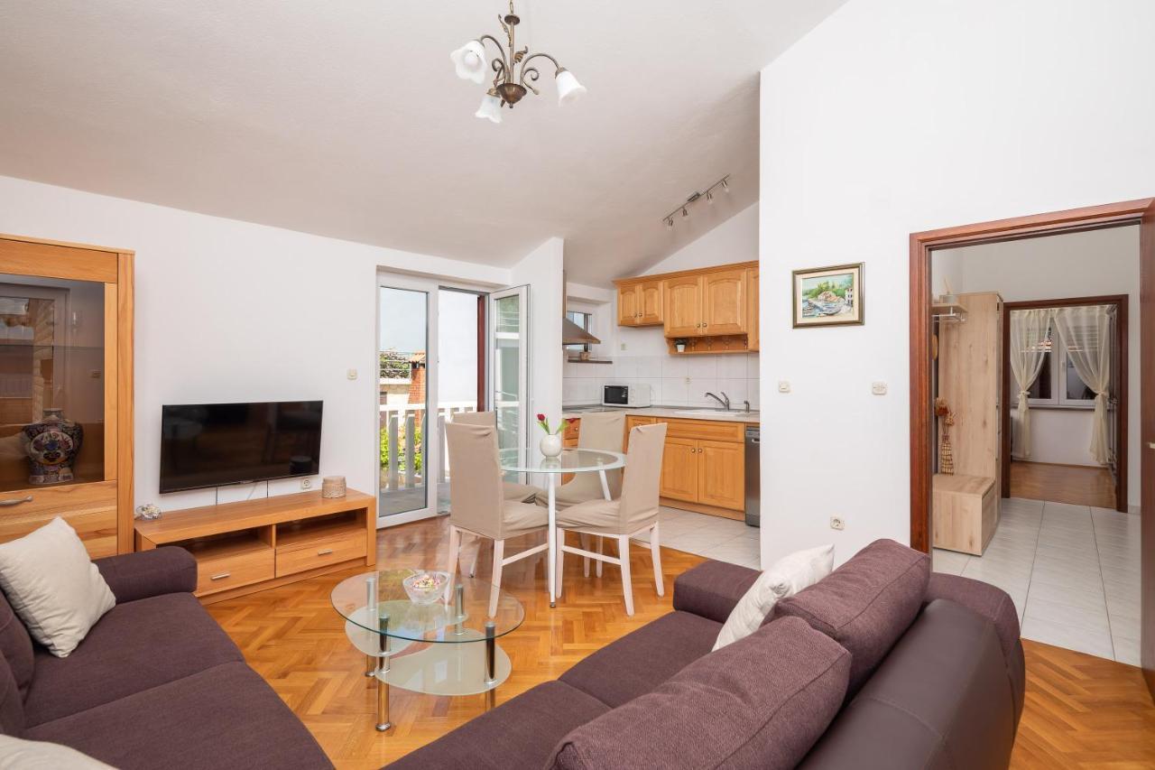 Beachfront Xxl - 2 Apartments Together - Lokva Rogoznica Kültér fotó