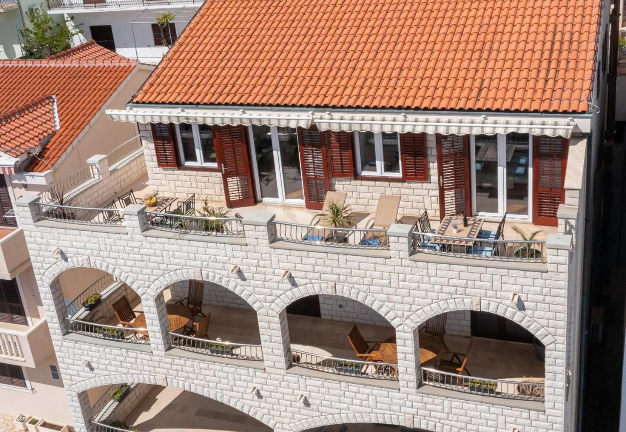 Beachfront Xxl - 2 Apartments Together - Lokva Rogoznica Kültér fotó