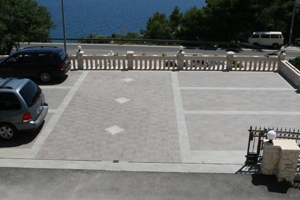 Beachfront Xxl - 2 Apartments Together - Lokva Rogoznica Kültér fotó